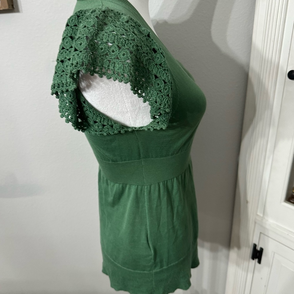 BCBGMaxAzria Green Flutter Sleeve Fitted Blouse - Picture 5 of 7